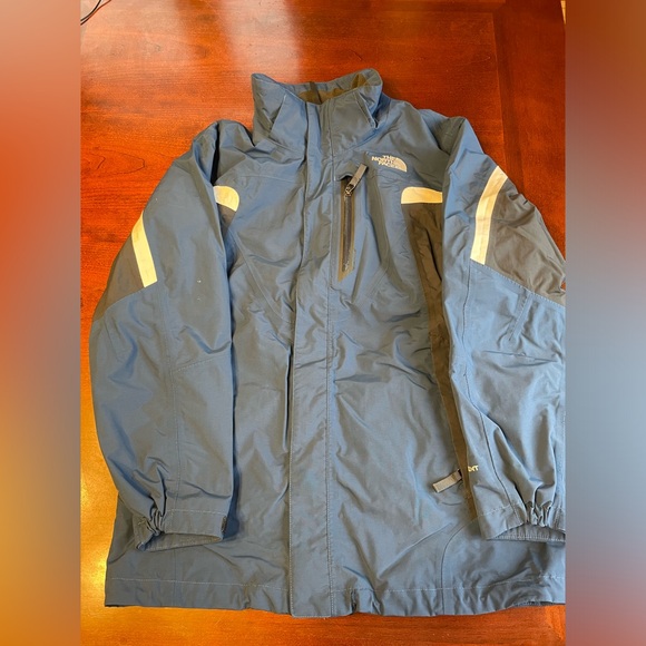 North Faces HyVent Boys Xl Shell Jacket - Picture 2 of 7
